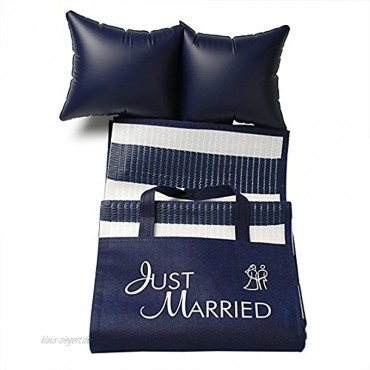Strandmatte Just Married blau weiß gestreift im Taschenformat als Hochzeitsgeschenk für das Brautpaar